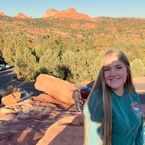 Meet your Posher, Olivia